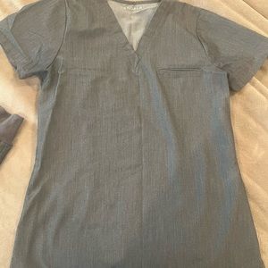 Scrub Top XS, Scrub Bottom Petite S Jogger Style